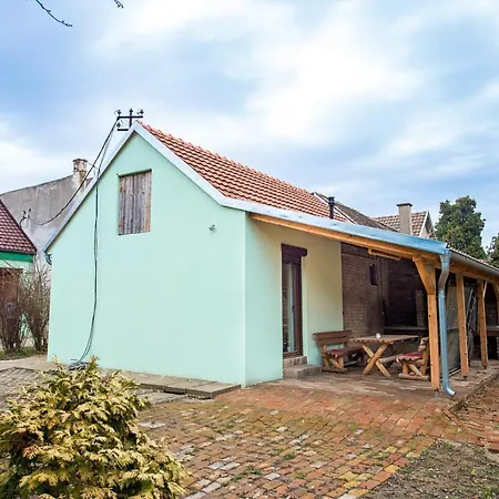 Apartamento Pb Garden With Secured Parking Sremska Mitrovica