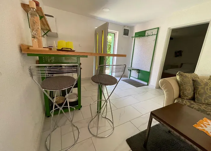 Pb Garden With Secured Parking Σρέμσκα Μιτρόβιτσα